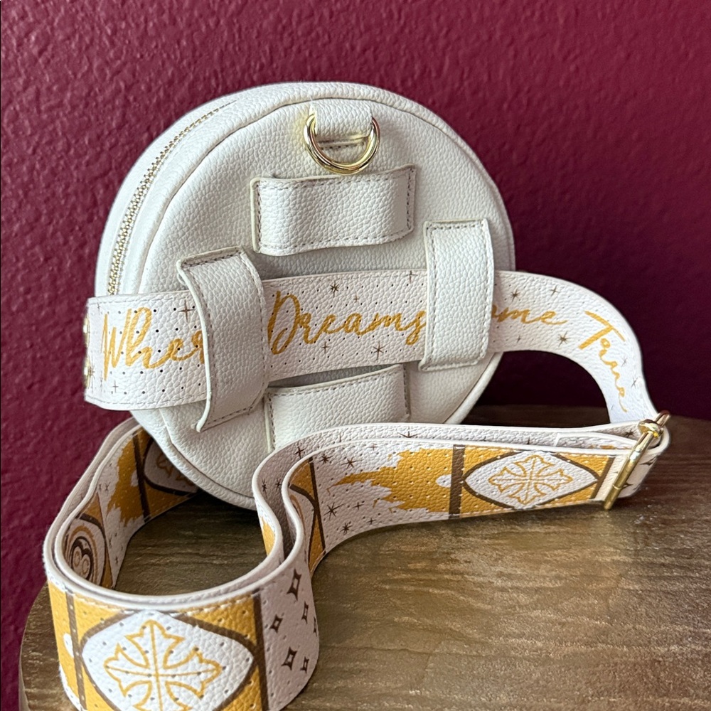 Disney Parks ivory Cinderella castle pin trading bag/crossbody/beltbag - Picture 3 of 7
